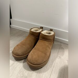 UGG mini